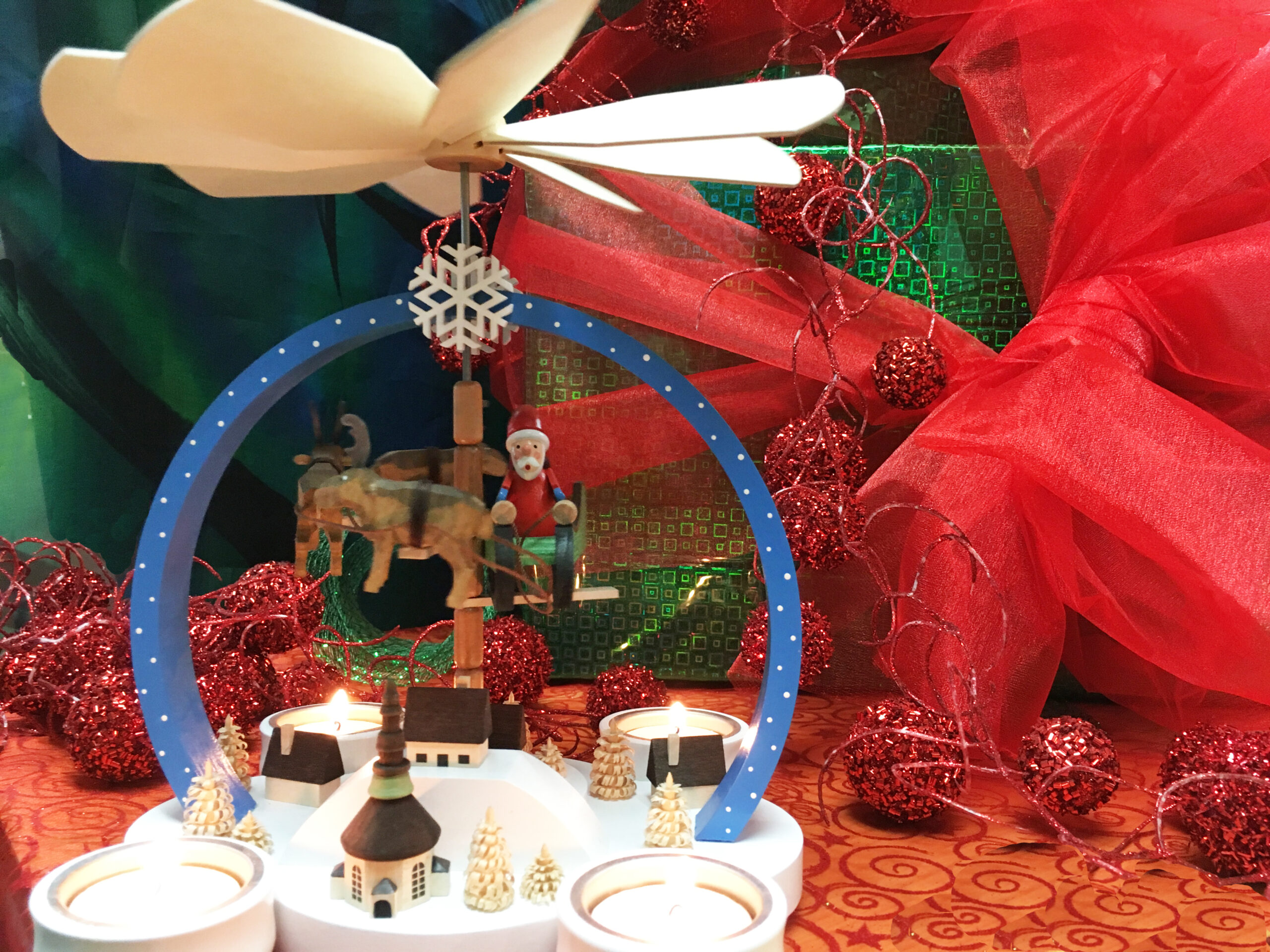 SPINNING PYRAMIDS Wildbird General Store